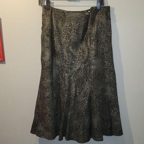 Robert Louis Suit   - Picture 7 of 8